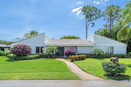 815 Foxpointe Circle Delray Beach, FL 33445