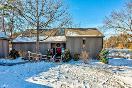 678 N. Old Barn Rd #A Barrington, IL 60010