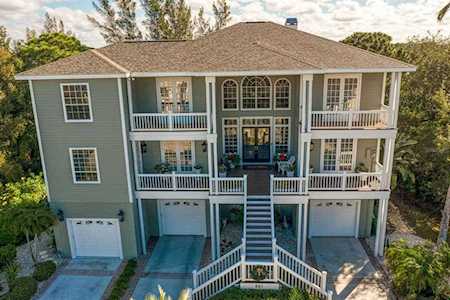 861 Point Seaside Dr Crystal Beach, FL 34681