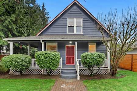 910 9th Ave NW Puyallup, WA 98371