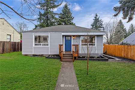 10346 Ashworth Ave N Seattle, WA 98133