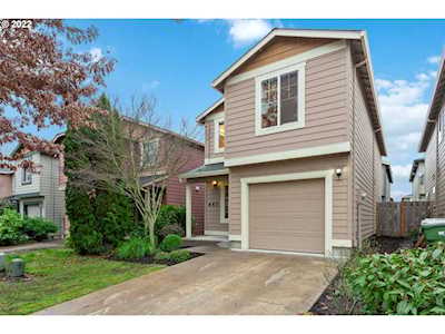447 S Whitney Dr Newberg, OR 97132