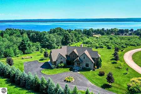 11825 Russell Ridge Drive Williamsburg, MI 49690