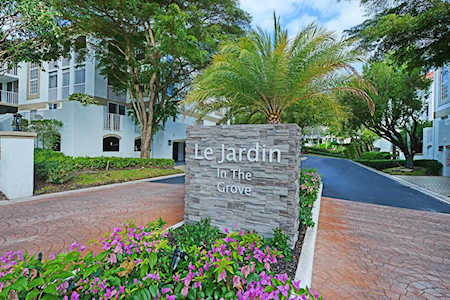 7369 Orangewood Lane #307 Boca Raton, FL 33433
