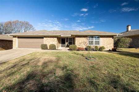 2733 Meadow Creek Drive Bedford, TX 76021