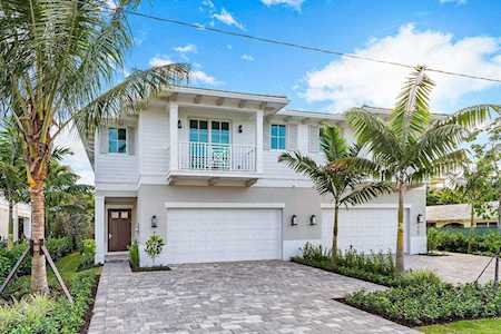 426 NE Wavecrest Way Boca Raton, FL 33432