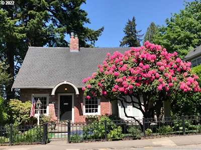 2711 SW Patton Rd Portland, OR 97201