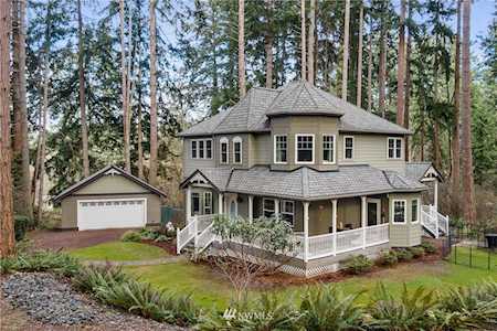1289 Mowitsh Dr Fox Island, WA 98333