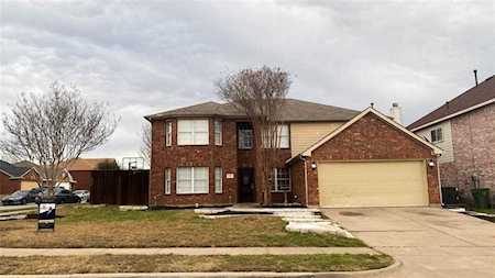 7201 Chambers Creek Lane Arlington, TX 76002