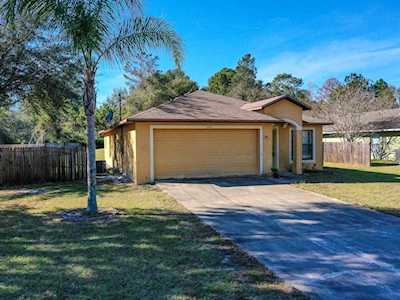 944 9th Ave Deland, FL 32724