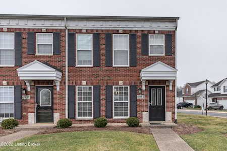 6933 Arbor Creek Dr Louisville, KY 40228