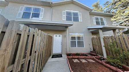 18514 E Pebble Lake Ct Tampa, FL 33647