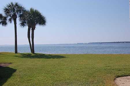 101 Old Ferry Road #UNIT 23B Shalimar, FL 32579