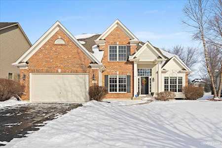 825 Wingfoot Dr North Aurora, IL 60542