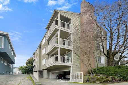 4317 Dayton Ave N #201 Seattle, WA 98103