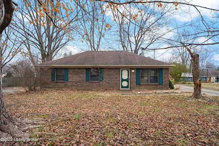 6814 Village Green Blvd Pewee Valley, KY 40056