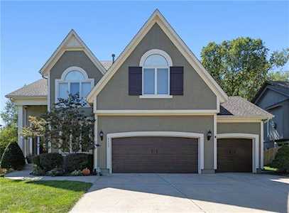 5117 W 162nd St Overland Park, KS 66085