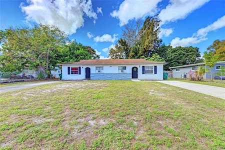 5826 2nd St W Bradenton, FL 34207
