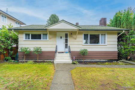 743 E 7th Street North Vancouver, BC V7L 1S7