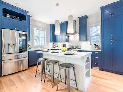 457 E 11 Street North Vancouver, BC V7L 2H3