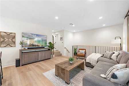 506 Deeann Lake Forest, CA 92610