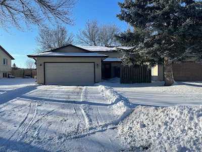 7583 Louisiana Avenue N Brooklyn Park, MN 55428