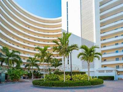 6300 Midnight Pass Rd #208 Sarasota, FL 34242