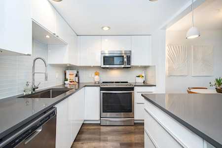 2475 York Avenue #308 Vancouver, BC V6K 1C9