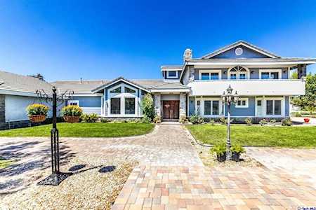 26945 Brooken Ave Canyon Country, CA 91387