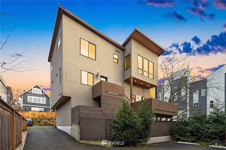 1916 10th Ave W Seattle, WA 98119