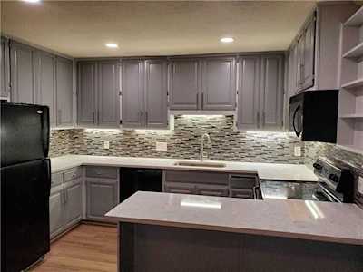 2500 Steck Ave #33 Austin, TX 78757