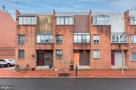 713 Lombard St Philadelphia, PA 19147