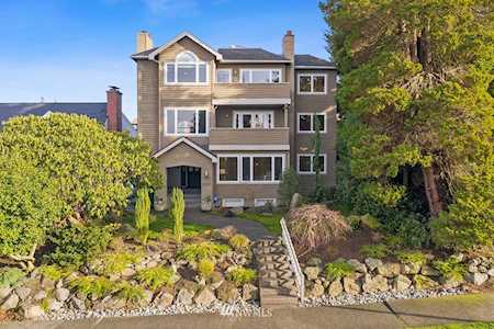 3212 W Viewmont Way W Seattle, WA 98199
