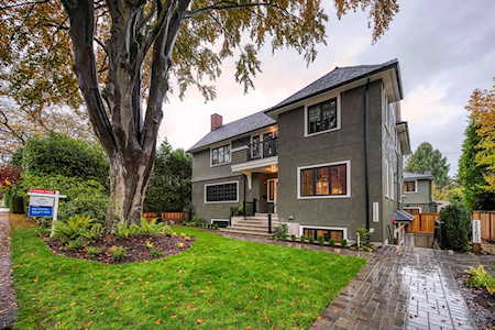 1153 W 33rd Avenue Vancouver, BC V6M 1A3