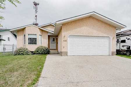 9126 107 Ave Grande Prairie, AB T8X 1H8