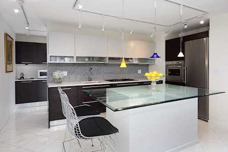 2 Hawthorne Palce #7D Boston, MA 02114
