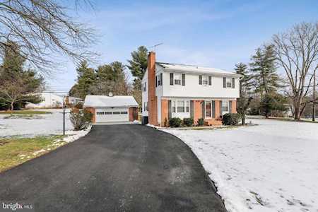 8794 Autumn Hill Dr Ellicott City, MD 21043