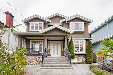 1067 E 54th Avenue Vancouver, BC V5X 1L8