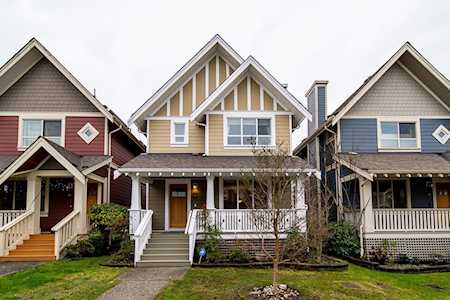 256 Jensen Street New Westminster, BC V3M 0E7