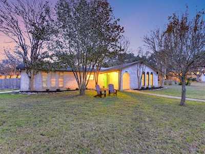 7101 S Brook DR Austin, TX 78736