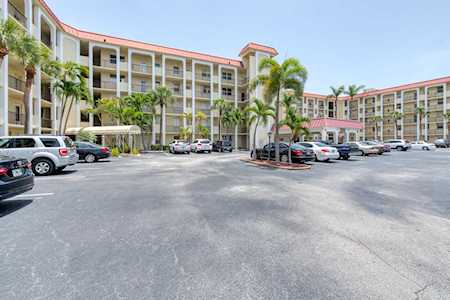 105 Paradise Harbour Boulevard #111 North Palm Beach, FL 33408