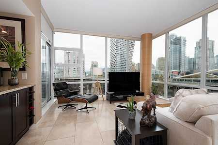638 Beach Crescent #1105 Vancouver, BC V6Z 3H4
