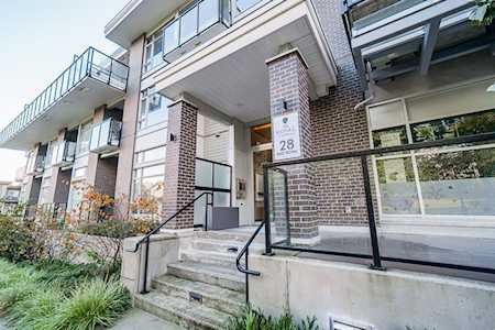 28 E Royal Avenue #102 New Westminster, BC V3L 0B7