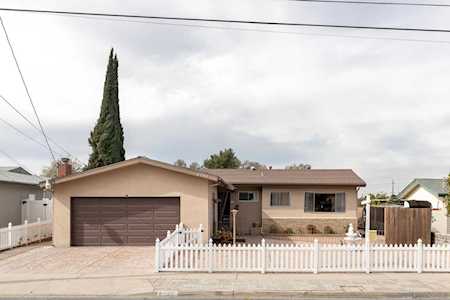 6140 Avenorra Dr La Mesa, CA 91942