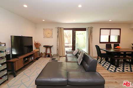 853 S Lucerne Blvd Los Angeles, CA 90005