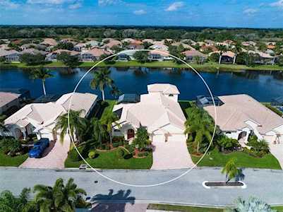 2950 Bravura Lake Dr Sarasota, FL 34240