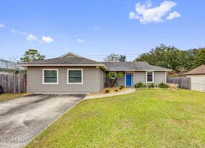 8121 Sable Woods Dr Jacksonville, FL 32244