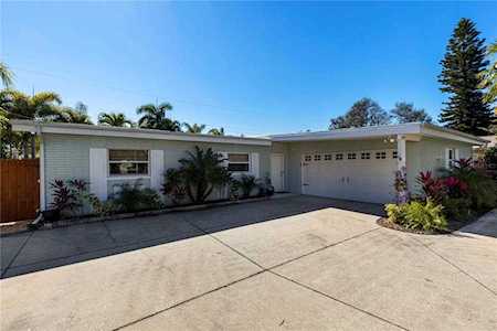 6901 S Shore Dr S South Pasadena, FL 33707