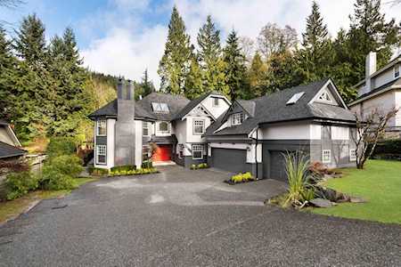 4725 The Glen West Vancouver, BC V7S 3C3