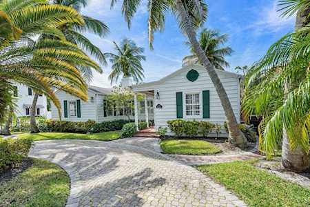 326 Monceaux Road West Palm Beach, FL 33405
